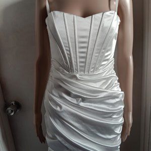 BCBG MAXAZRIA  WHITE BODYCON  RUCHED ASYMMETRICAL MINI DRESS SIZE US 6